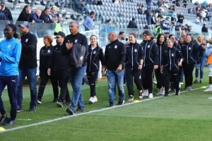 Χειροκροτήθηκαν οι νταμπλούχες της Apollon Ladies και Κ-18!