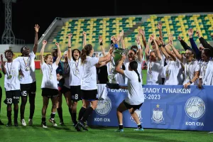 Η απονομή και οι πανηγυρισμοί των Apollon Ladies (Βίντεο - Kerkida)