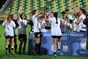 Η απονομή και οι πανηγυρισμοί των Apollon Ladies (Βίντεο - Kerkida)