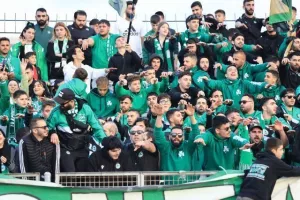 (Φωτορεπορτάζ) Ο κόσμος στο "Στέλιος Κυριακίδης"