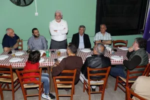 (ΦΩΤΟΣ) Ομονοιάτικη... εκδήλωση