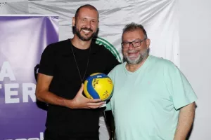 (ΦΩΤΟΣ) Ομονοιάτικη... εκδήλωση