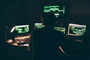 Dark web: Πώς μπορούμε να προστατεύσουμε τα προσωπικά μας δεδομένα