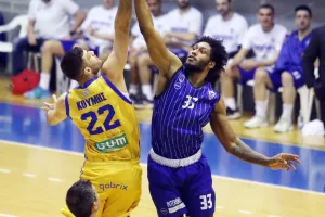 ΑΠΟΕΛ - Ανόρθωση: Αρχή με... break και "κατοστάρα" (φώτος)