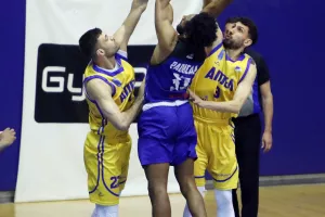 ΑΠΟΕΛ - Ανόρθωση: Αρχή με... break και "κατοστάρα" (φώτος)