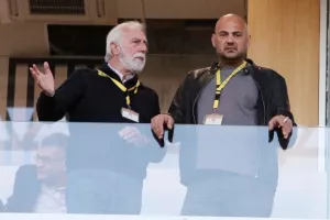 AEK - ΑΠΟΕΛ: Ο Τρισκόφσκι το μοίρασε στο τέλος! (φώτος)