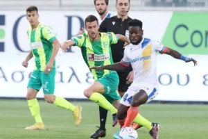 AEK - ΑΠΟΕΛ: Ο Τρισκόφσκι το μοίρασε στο τέλος! (φώτος)