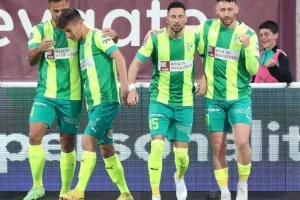 AEK - ΑΠΟΕΛ: Ο Τρισκόφσκι το μοίρασε στο τέλος! (φώτος)