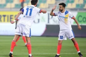AEK - ΑΠΟΕΛ: Ο Τρισκόφσκι το μοίρασε στο τέλος! (φώτος)