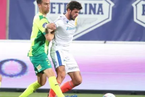 AEK - ΑΠΟΕΛ: Ο Τρισκόφσκι το μοίρασε στο τέλος! (φώτος)