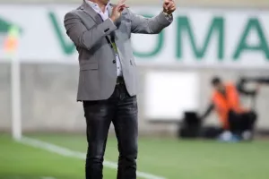 AEK - ΑΠΟΕΛ: Ο Τρισκόφσκι το μοίρασε στο τέλος! (φώτος)