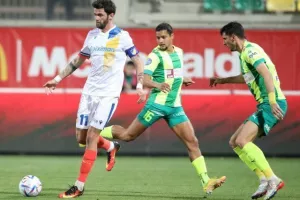 AEK - ΑΠΟΕΛ: Ο Τρισκόφσκι το μοίρασε στο τέλος! (φώτος)