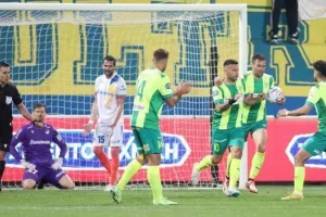 AEK - ΑΠΟΕΛ: Ο Τρισκόφσκι το μοίρασε στο τέλος! (φώτος)