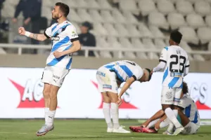 ΑΠΟΕΛ - Απόλλων: Σπουδαίο "διπλό" με δυο Κυπριακά γκολ! (φώτος)