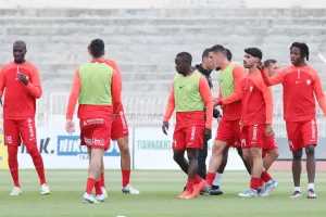 Ολυμπιακός - Νέα Σαλαμίνα: "Λύτρωση" στο τέλος με Ντόσις (φώτος)