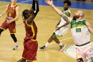 AEK - Kεραυνός: "Κιτρινοπράσινη" πρόκριση με super Hollingsworth (φώτος)