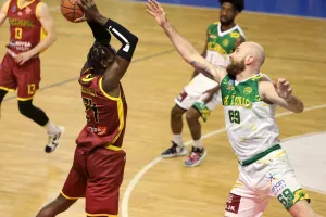 AEK - Kεραυνός: "Κιτρινοπράσινη" πρόκριση με super Hollingsworth (φώτος)
