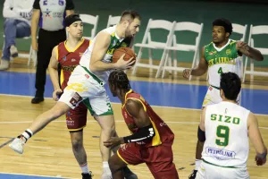 AEK - Kεραυνός: "Κιτρινοπράσινη" πρόκριση με super Hollingsworth (φώτος)