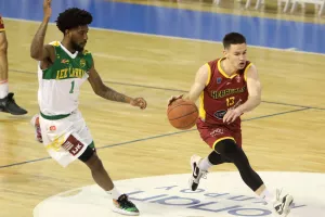AEK - Kεραυνός: "Κιτρινοπράσινη" πρόκριση με super Hollingsworth (φώτος)