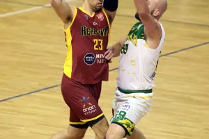 AEK - Kεραυνός: "Κιτρινοπράσινη" πρόκριση με super Hollingsworth (φώτος)