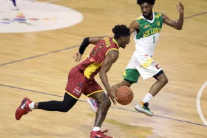 AEK - Kεραυνός: "Κιτρινοπράσινη" πρόκριση με super Hollingsworth (φώτος)