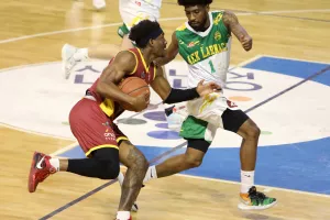 AEK - Kεραυνός: "Κιτρινοπράσινη" πρόκριση με super Hollingsworth (φώτος)