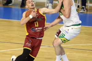 AEK - Kεραυνός: "Κιτρινοπράσινη" πρόκριση με super Hollingsworth (φώτος)