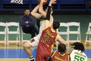 AEK - Kεραυνός: "Κιτρινοπράσινη" πρόκριση με super Hollingsworth (φώτος)