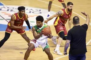 AEK - Kεραυνός: "Κιτρινοπράσινη" πρόκριση με super Hollingsworth (φώτος)