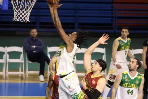 AEK - Kεραυνός: "Κιτρινοπράσινη" πρόκριση με super Hollingsworth (φώτος)