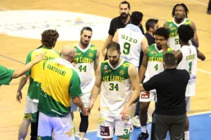 AEK - Kεραυνός: "Κιτρινοπράσινη" πρόκριση με super Hollingsworth (φώτος)