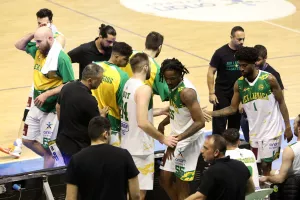 AEK - Kεραυνός: "Κιτρινοπράσινη" πρόκριση με super Hollingsworth (φώτος)