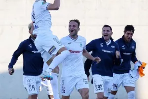 Δόξα - Ολυμπιακός: Η γκολάρα Σαντίκ έκανε την διαφορά (φώτος)