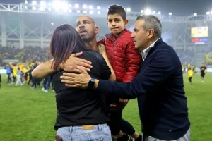ΑΕΛ - Ολυμπιακός: Στον τελικό με... ζωγραφιά του κορυφαίου Μεντόσα! (Φώτος)