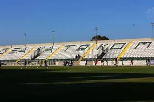 Δόξα-Ανόρθωση: Η "Κυρία" τράβηξε... πεντάσφαιρο (φώτος) 