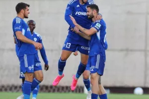 Δόξα-Ανόρθωση: Η "Κυρία" τράβηξε... πεντάσφαιρο (φώτος) 
