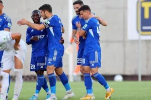 Δόξα-Ανόρθωση: Η "Κυρία" τράβηξε... πεντάσφαιρο (φώτος) 