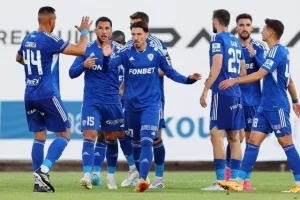 Δόξα-Ανόρθωση: Η "Κυρία" τράβηξε... πεντάσφαιρο (φώτος) 