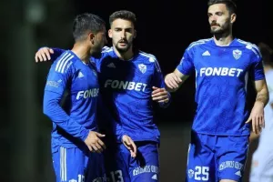 Δόξα-Ανόρθωση: Η "Κυρία" τράβηξε... πεντάσφαιρο (φώτος) 