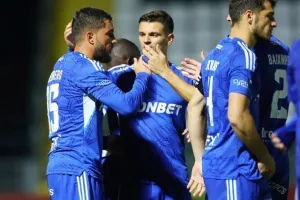 Δόξα-Ανόρθωση: Η "Κυρία" τράβηξε... πεντάσφαιρο (φώτος) 