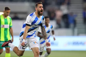 "Ρουκέτα" από Χάμπο, μπροστά ο Απόλλωνας με 1-0! 