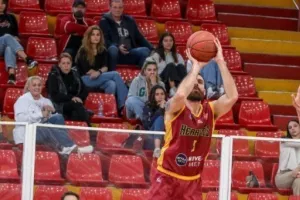 Πρόκριση στα ημιτελικά για Κεραυνό 