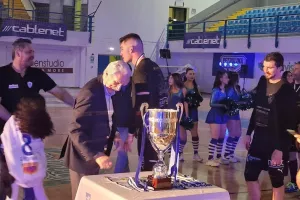 Η απονομή στην πρωταθλήτρια Sabbianco Ανόρθωση! (Φώτος/Βίντεο)