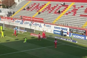 Νέα Σαλαμίνα - Καρμιώτισσα: Επιστροφή... με τον συνήθη ύποπτο (Φώτος)