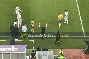 Γκολ το ΑΠΟΕΛ - Άκυρο... μέσω On field review 