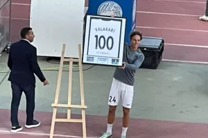 Τίμησαν τον... 100άρι Όνι (Φώτος)
