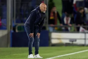 «Όχι» του Σαμπάολι στη Νότιγχαμ Φόρεστ