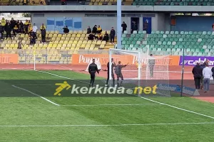 Αποδοκιμασίες σε Γιανέφσκι οι ΑΕΛίστες - Αντέδρασε ο κόουτς