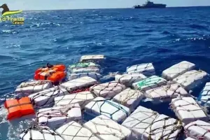 Κατασχέθηκαν στη Σικελία πλωτά δέματα με ναρκωτικά αξίας 400 εκ. ευρώ (Βίντεο)