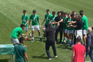 Ομόνοια Κ15/Η απονομή και οι πανηγυρισμοί των πρωταθλητών (βίντεο/φώτος) 